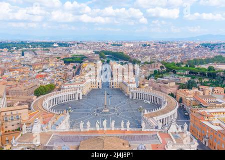 Vue aérienne de la place Saint-Pierre au Vatican. Banque D'Images