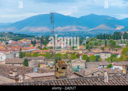 Vue aérienne de la ville italienne de Spoleto. Banque D'Images