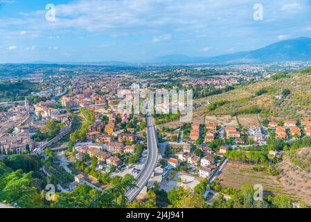 Vue aérienne de la ville italienne de Spoleto. Banque D'Images