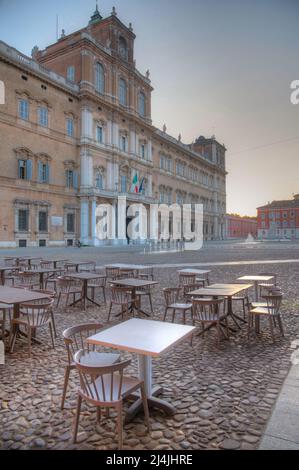 Palazzo Ducale dans la ville italienne de Modène. Banque D'Images