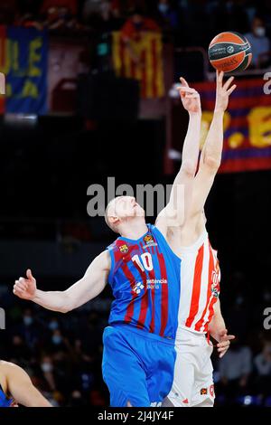 BARCELONE - 18 MARS : Rolands Smits en action lors du match Euroligue des compagnies aériennes turques entre le FC Barcelone et Crvena Zvezda au Palau Blaugrana Banque D'Images