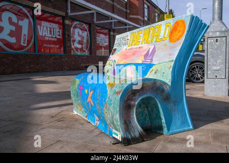 Chorley Town Center, Michael Foreman « One World » Book Bench Trail ; « What's Your Story, Chorley ? » Banque D'Images