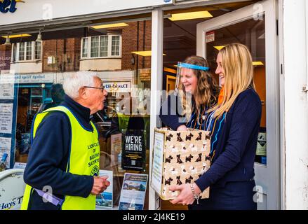 La tombola de Pâques des Lions de Budleigh collecte de l'argent pour de bonnes causes locales. Le ticker gagnant. Banque D'Images