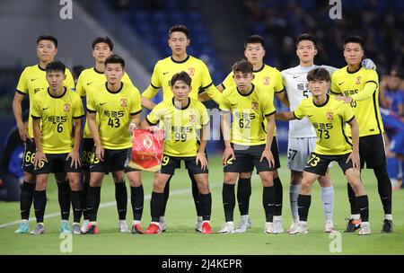 Les joueurs de Guangzhou Evergrande posent pour la photo avant le groupe de Ligue des champions de l'AFC Je rencontre Guangzhou Evergrande et Johor Darul Ta'zim au stade Sultan Ibrahim.(score final; Guangzhou Evergrande 0:5 Johor Darul Ta'zim) Banque D'Images