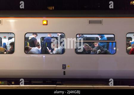 Les passagers du train du Nord, les navetteurs sur un train du train du Nord Banque D'Images