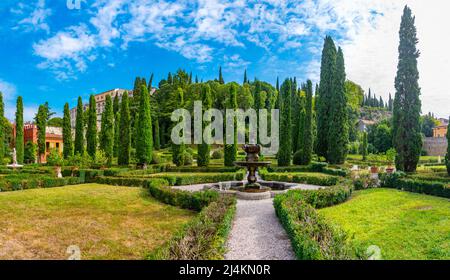 Vérone, Italie, 26 août 2021 : jardin Giardino Giusti dans la ville italienne de Vérone Banque D'Images