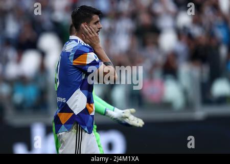 Alvaro Morata de Juventus FC semble abattu lors du match série A entre Juventus FC et Bologna FC au stade Allianz, le 16 2022 avril à Turin, en Italie. Banque D'Images