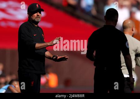 16th avril 2022, Wembley Stadium, Londres, Angleterre: Demi-finale de la FA Cup, Liverpool contre Manchester City: Jurgen Klopp, directeur de Liverpool sur la touche Banque D'Images