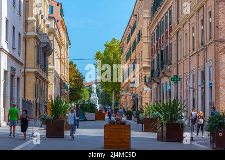 Ancona, Italie, 26 septembre 2021 : Corso Giuseppe Garibaldi dans la vieille ville d'Ancona en Italie. Banque D'Images