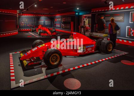 Maranello, Italie, 23 septembre 2021: Ferrari F1 voitures de course à l'intérieur du museo Ferrari à Maranello, Italie. Banque D'Images