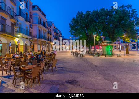 Plasencia, Espagne, 17 mai 2021 : vue au coucher du soleil sur la Plaza Mayor dans la ville espagnole de Plasencia Banque D'Images