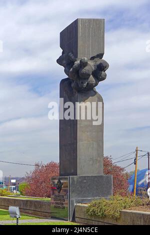 Belgrade, Serbie - 4 avril 2018 : monument historique pour les pilotes et les défenseurs de la ville en 1941 situé sur la côte du Danube Zemun. Banque D'Images