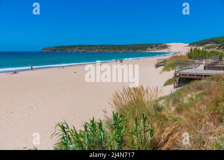 Journée ensoleillée à Playa de Bolonia en Andalousie province d'Espagne Banque D'Images