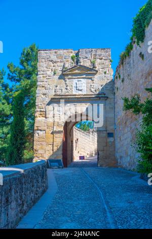 Porte menant à la Fortaleza de la Mota à Alcala la Real ville en Espagne Banque D'Images