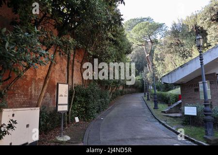 Napoli - Vialetto di ingresso del Parco Vergiliano a Piedigrotta Banque D'Images