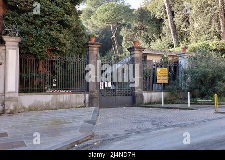 Napoli - Ingresso del Parco Vergiliano a Piedigrotta dans la via Salita della Grotta Banque D'Images