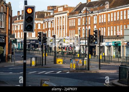 Epsom Surrey Londres, 17 2022 avril, vue d'Epsom High Street sans personne ni circulation Banque D'Images