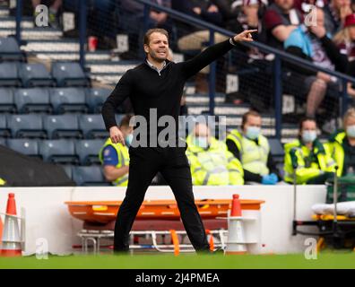 Glasgow, Royaume-Uni. 07th avril 2022. Demi-finale de la coupe écossaise - Heart of Midlothian FC v Hibernian FC 07/04/2022 Pic shows: Hearts Manager, Robbie Neilson crie des instructions à son équipe comme Hearts prendre Hibs dans la demi-finale de la coupe écossaise à Hampden Park, Glasgow crédit: Ian Jacobs/Alay Live News Banque D'Images