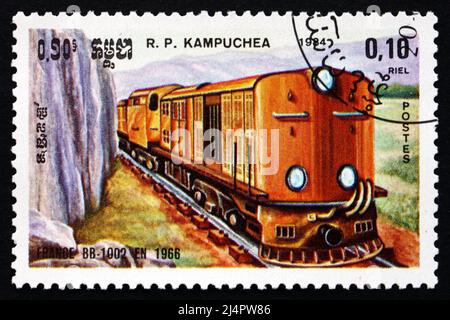 CAMBODGE - VERS 1984: Un timbre imprimé au Cambodge montre Locomotive BB-1002, France, vers 1984 Banque D'Images