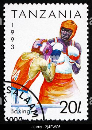 TANZANIE - VERS 1992: Un timbre imprimé en Tanzanie montre Boxing, Sport, vers 1992 Banque D'Images