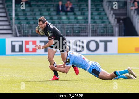 LONDRES, ROYAUME-UNI. 17th avril 2022. Alex Goode de Saracens est affronté lors du match DE la COUPE DU défi EPCR entre Saracens et Cardiff Blues au stade StoneX le dimanche 17 avril 2022. LONDRES, ANGLETERRE. Credit: Taka G Wu/Alay Live News Banque D'Images