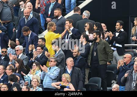 Amanda Staveley célèbre Bruno Guimaraes #39 de l'objectif de Newcastle United du faire 2-1 à Newcastle, Royaume-Uni, le 4/17/2022. (Photo de Mark Cosgrove/News Images/Sipa USA) Banque D'Images