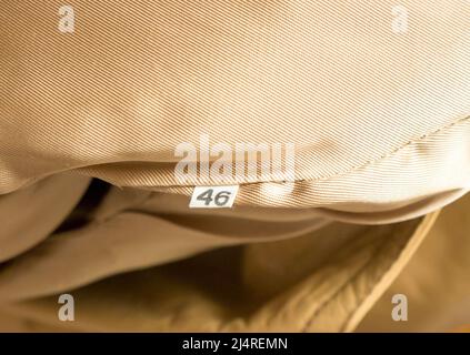 Manteau en cuir beige pour hommes. Banque D'Images