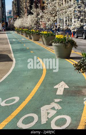 Pistes cyclables à Union Square, East 17th Street, NYC, Etats-Unis, 2022 Banque D'Images