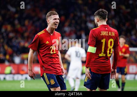 BARCELONE - 26 MARS : Dani Olmo célèbre son but lors du match international amical entre l'Espagne et l'Albanie au stade RCDE Banque D'Images