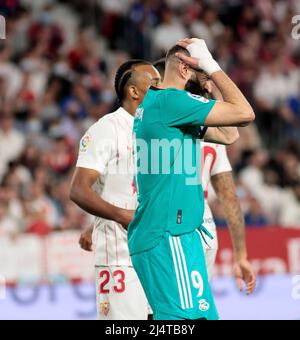 Séville, Espagne. 17th avril 2022. La Liga Spanish la Liga football Match Sevilla vs Real Madrid au Ramon sanchez Pizjuan Stadium, Sevilla 17 avril, 2022 Benzema 900/Cordo Press Credit: CORDO PRESS/Alay Live News Banque D'Images