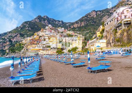 Positano, Italie ; 17 avril 2022 - la plage de Positano, Italie Banque D'Images