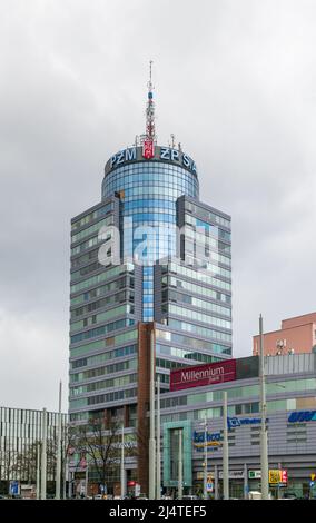 Polska Żegluga Morska, connue sous le nom de PolSteam ou PŻM, est un opérateur de navires de fret basé à Szczecin, en Pologne. PolSteam est une entreprise publique. Banque D'Images