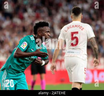 Séville, Espagne. 17th avril 2022. La Liga Spanish la Liga football Match Sevilla vs Real Madrid au Ramon sanchez Pizjuan Stadium, Sevilla 17 avril, 2022 Vinicius 900/Cordin Press Credit: CORDIN PRESS/Alay Live News Banque D'Images