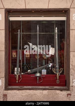 Vitrine souvenir épée dans la ville de Tolède, Castille la Manche, Espagne, Europe. Banque D'Images