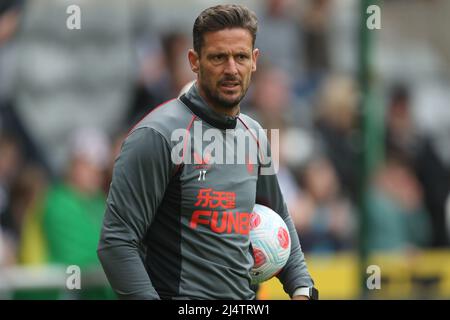 NEWCASTLE UPON TYNE, ROYAUME-UNI. Jason Tindall, entraîneur-chef adjoint de Newcastle United, lors du match de la Premier League entre Newcastle United et Leicester City à St. James's Park, Newcastle, le dimanche 17th avril 2022. (Credit: Mark Fletcher | MI News) Credit: MI News & Sport /Alay Live News Banque D'Images