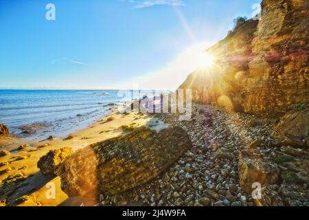 Les falaises de calcaire sauvages et la côte rocheuse de point Addis, Surf Coast Shire, Great Ocean Road, Victoria, Australie Banque D'Images