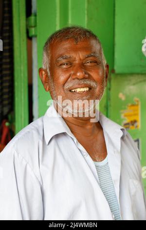 Portrait d'une Walla de café inTrichy, Tamil Nadu, Inde Banque D'Images
