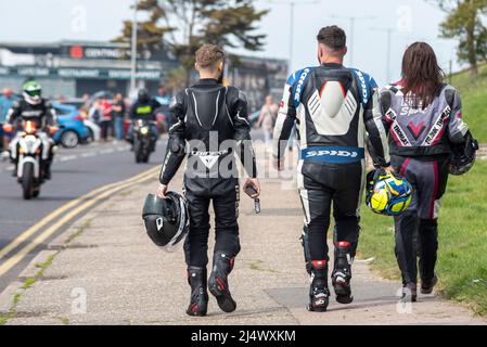 Southend on Sea, Essex, Royaume-Uni. 18th avril 2022. Depuis de nombreuses années, le 'Soutihend Shakedown' est un lundi de Pâques qui se réunit régulièrement sur le front de mer, attirant des milliers de motocyclistes pour leur premier grand tour de l'année, d'où 'Shakedown'. De retour après une pause pour COVID l'événement a apprécié le bon temps du week-end de Pâques Banque D'Images