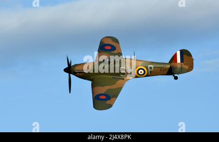 Hawker Hurricane Mark 1 (série P3717) Avion de la Seconde Guerre mondiale en vol Banque D'Images