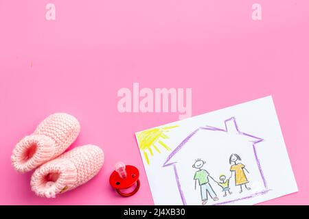 Papa maman et moi - dessin d'enfant. Concept d'adoption Banque D'Images