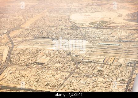 Vue aérienne du développement dans la zone de l'aéroport de Dubaï.Dubaï, Émirats arabes Unis Banque D'Images