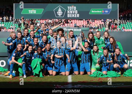 NIJMEGEN - Femme Ajax Regina van Eijk, Liza van der MOST ou Ajax femmes, Stefanie van der Gragt ou Ajax femmes, Lisa Doorn ou Ajax femmes, Romee Leuchter ou Ajax femmes, Sherida Spitse ou Ajax femmes, Nadine Noordam ou Ajax femmes, Chasity Grant of Ajax femmes, Eshly Bakker ou Ajax femmes, Victoria Pelova ou Ajax femmes, Jonna van de Velde ou Ajax femmes, Ajax femmes gardien de but Lize Kop, Ajax femmes gardien de but ISA Pothof, Ajax femmes gardien de but Fiene Bussman, Marthe Munsterman of Ajax femmes, Nikita Tromp ou Ajax femmes, Kelly Zeeman ou Ajax femmes, Kelly Zeeman ou Ajax femmes, Jamie Altelaar ou Ajax WO Banque D'Images