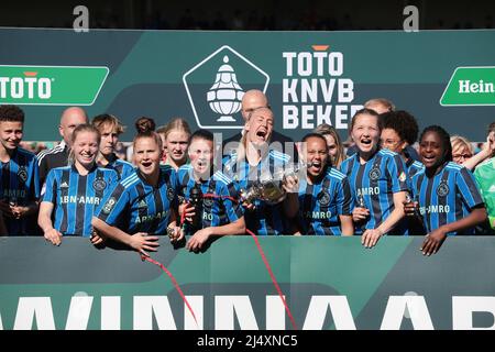 NIJMEGEN - Femme Ajax Regina van Eijk, Liza van der MOST ou Ajax femmes, Stefanie van der Gragt ou Ajax femmes, Lisa Doorn ou Ajax femmes, Romee Leuchter ou Ajax femmes, Sherida Spitse ou Ajax femmes, Nadine Noordam ou Ajax femmes, Chasity Grant of Ajax femmes, Eshly Bakker ou Ajax femmes, Victoria Pelova ou Ajax femmes, Jonna van de Velde ou Ajax femmes, Ajax femmes gardien de but Lize Kop, Ajax femmes gardien de but ISA Pothof, Ajax femmes gardien de but Fiene Bussman, Marthe Munsterman of Ajax femmes, Nikita Tromp ou Ajax femmes, Kelly Zeeman ou Ajax femmes, Kelly Zeeman ou Ajax femmes, Jamie Altelaar ou Ajax WO Banque D'Images