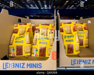 Nuremberg, Allemagne - avril 04 2022 : cookies dans le supermarché. Banque D'Images