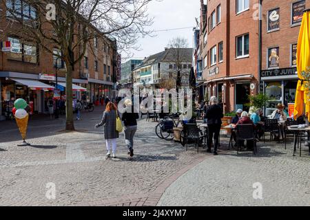 Zone piétonne et rues commerçantes de Kleve Banque D'Images