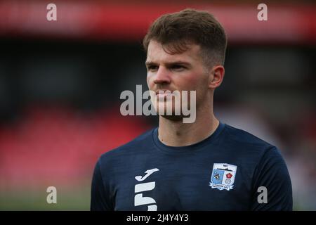 SALFORD, ROYAUME-UNI. AVR 18th Matthew Platt de Barrow lors du match Sky Bet League 2 entre Salford City et Barrow à Moor Lane, Salford, le lundi 18th avril 2022. (Crédit : Michael Driver | MI News) crédit : MI News & Sport /Alay Live News Banque D'Images