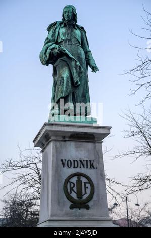 Statue du poète et prêtre Valentin Vodnik, sur la place Vodnikov, à Ljubljana, en Slovénie Banque D'Images