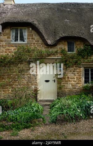 Porte de cottage Great TEW Oxfordshire Banque D'Images