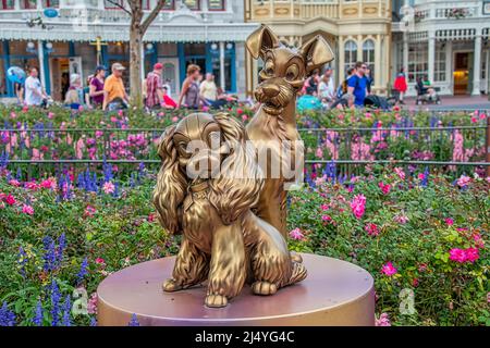 Lady and the Trap Gold Statue 50th anniversaire Disney Magic Kingdom Banque D'Images