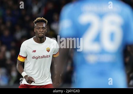 Naples, Italie. 18th avril 2022. Tammy Abraham d'AS Roma pendant la série Un match de football entre SSC Napoli et AS Roma au stade Diego Armando Maradona à Naples (Italie), le 18th avril 2022. Photo Cesare Purini/Insidefoto crédit: Insidefoto srl/Alay Live News Banque D'Images